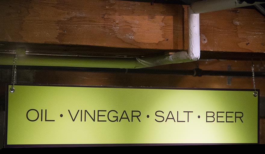 oil vinegar sign